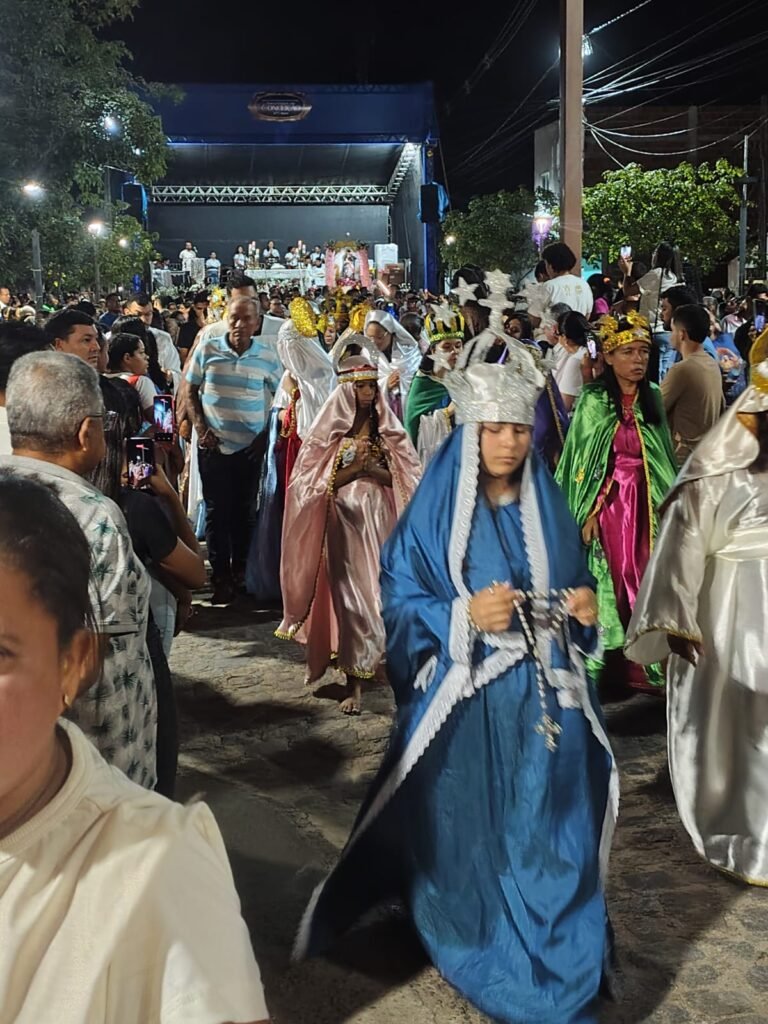 Multidão Acompanha Procissão De Nossa Senhora Da Conceição, Nas Ruas Da Cidade De Conde Pb
